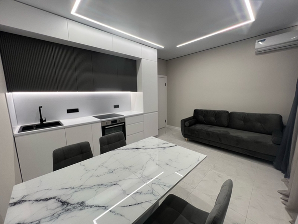 
   Продам 2-комнатную, 60 м², Еременко ул, 110

. Фото 2.