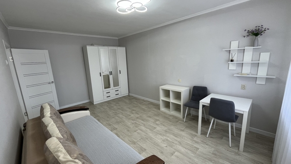 
   Продам 1-комнатную, 38 м², 339-й Стрелковой Дивизии ул, 17

. Фото 8.