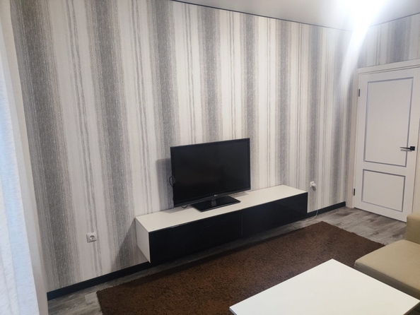 
   Продам 1-комнатную, 33 м², 40-летия Победы пр-кт, 111

. Фото 4.