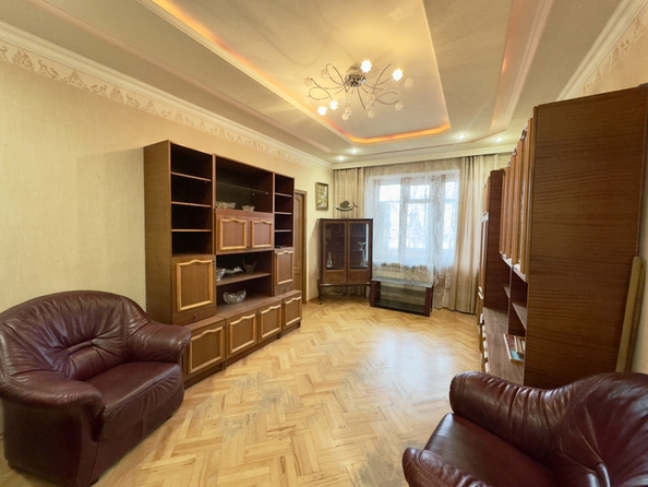 
   Продам 3-комнатную, 69 м², 28-я линия ул, 59

. Фото 3.