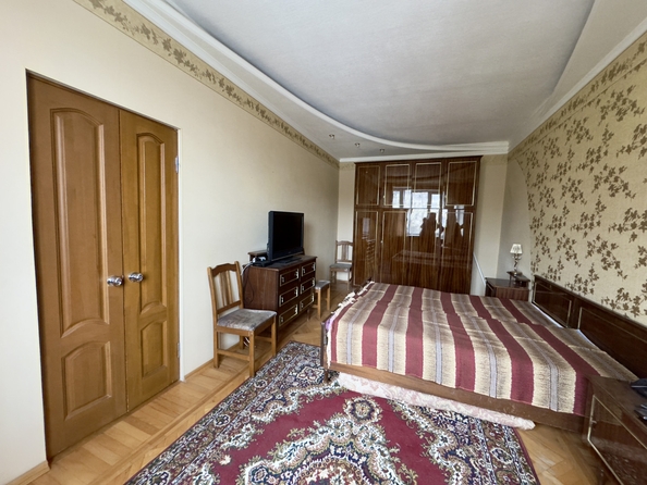 
   Продам 3-комнатную, 69 м², 28-я линия ул, 59

. Фото 6.