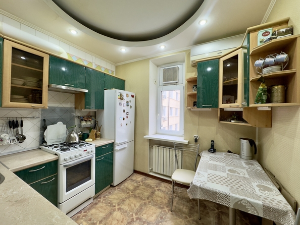 
   Продам 3-комнатную, 69 м², 28-я линия ул, 59

. Фото 7.
