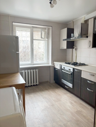 
   Продам 3-комнатную, 60 м², 1-я Баррикадная ул, 48

. Фото 1.