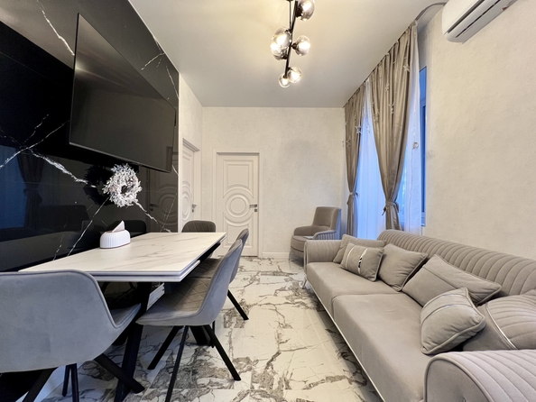
   Продам 2-комнатную, 50.3 м², Строителей ул, 10/6

. Фото 4.