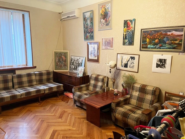
   Продам 2-комнатную, 65 м², Соборный пер, 45

. Фото 1.
