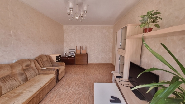 
   Продам 2-комнатную, 53 м², 2-я Краснодарская ул, 145/3

. Фото 3.