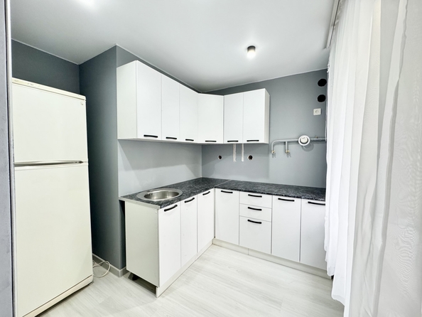 
   Продам 2-комнатную, 44 м², 40-летия Победы пр-кт, 310

. Фото 2.