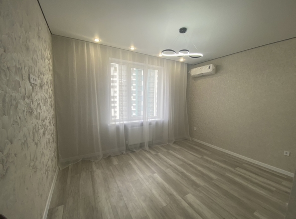 
   Продам 1-комнатную, 41 м², Еременко ул, 112/1

. Фото 2.