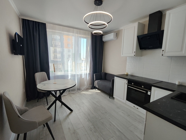
   Продам 2-комнатную, 51 м², Ткачева ул, 21

. Фото 1.