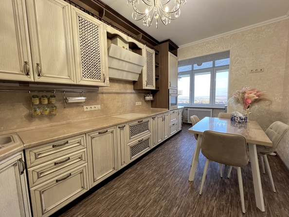 
   Продам 2-комнатную, 68.1 м², Платова ул, 6

. Фото 1.