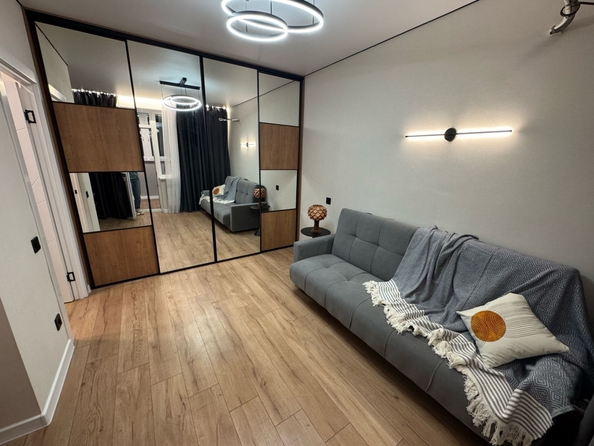 
  Продается 1-комн. квартира, 37 м², Зорге ул, д. 9
. Фото 3.