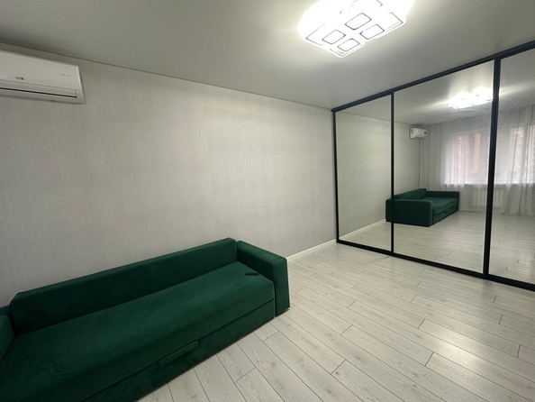 
  Продается 1-комн. квартира, 40 м², Берберовская ул, д. 2/101
. Фото 2.
