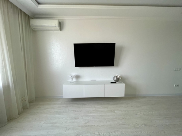 
  Продается 2-комн. квартира, 57 м², Скачкова ул, д. 62
. Фото 8.