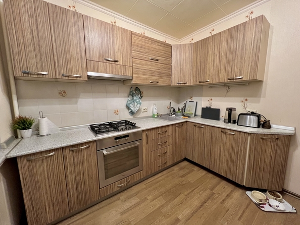 
  Продается 1-комн. квартира, 42 м², Платова ул, д. 83
. Фото 2.