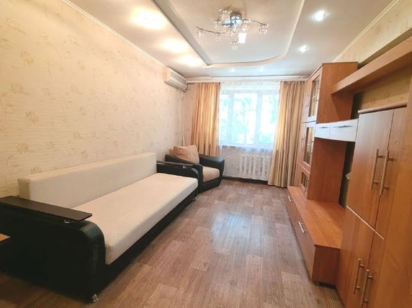 
  Продается 2-комн. квартира, 52.6 м², Малиновского ул, д. 76
. Фото 6.