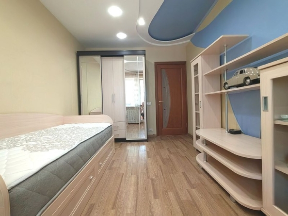 
  Продается 2-комн. квартира, 52.6 м², Малиновского ул, д. 76
. Фото 7.