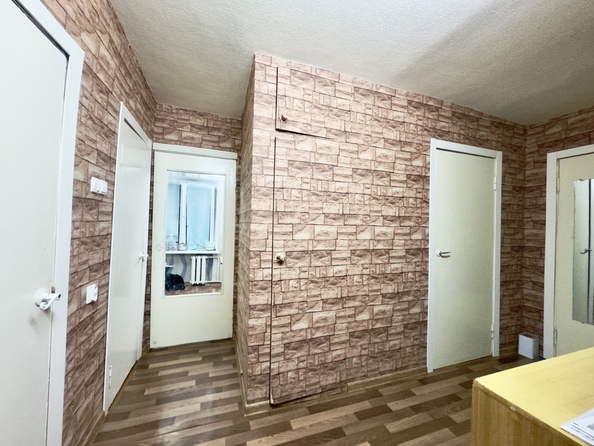 
  Продается 2-комн. квартира, 50 м², 40-летия Победы пр-кт, д. 37
. Фото 4.
