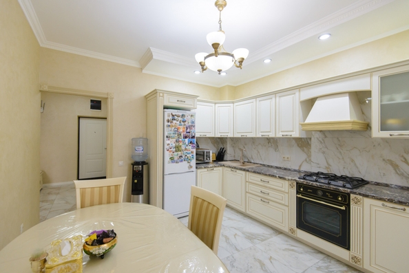 
  Продается 3-комн. квартира, 80 м², Береговая ул, д. 117
. Фото 1.