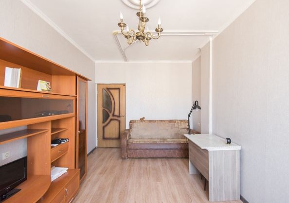 
  Продается 1-комн. квартира, 38 м², Стабильная ул, д. 15
. Фото 3.