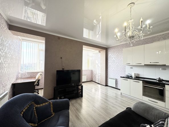 
  Продается 2-комн. квартира, 102 м², Пацаева ул, д. 16
. Фото 2.