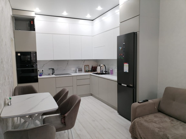 
  Продается 2-комн. квартира, 59.57 м², Строителей ул, д. 10/6
. Фото 3.