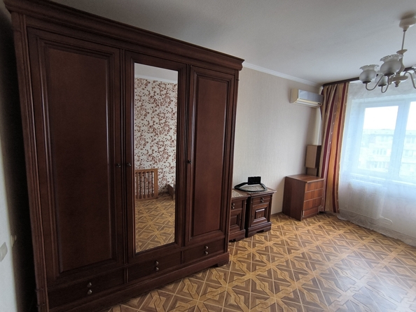 
  Продается 3-комн. квартира, 92 м², Думенко ул, д. 1
. Фото 4.