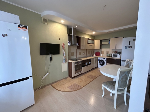 
  Продается 3-комн. квартира, 90 м², Жмайлова ул, д. 4/2
. Фото 2.