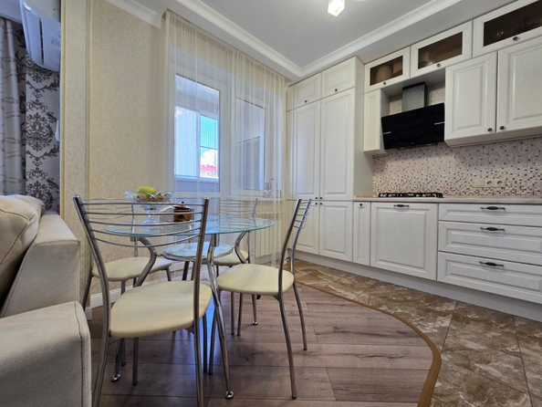 
  Продается 3-комн. квартира, 68 м², Ушинского ул, д. 53
. Фото 2.
