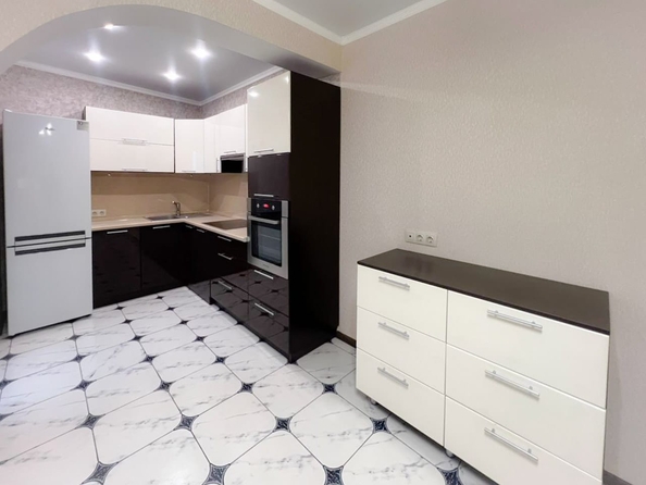 
  Продается 2-комн. квартира, 68 м², 20-я улица ул, д. 43
. Фото 3.