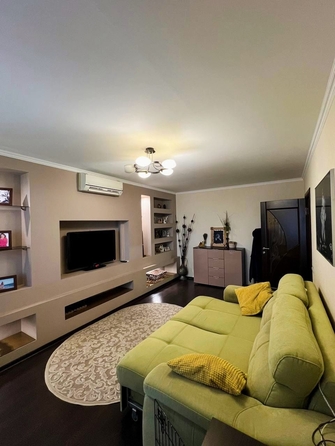 
  Продается 2-комн. квартира, 57 м², Извилистая ул, д. 10
. Фото 2.