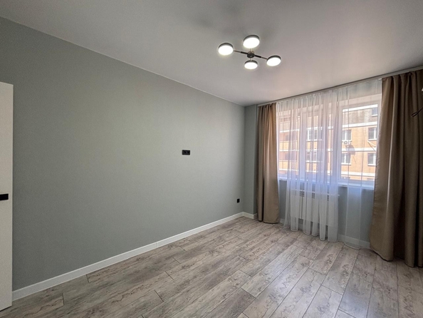 
  Продается 2-комн. квартира, 62 м², Комарова б-р, д. 1
. Фото 6.