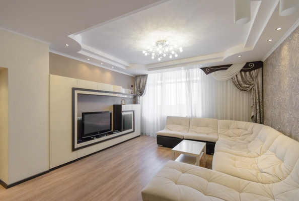 
  Продается 4-комн. квартира, 125.6 м², Комарова ул, д. 131а
. Фото 2.