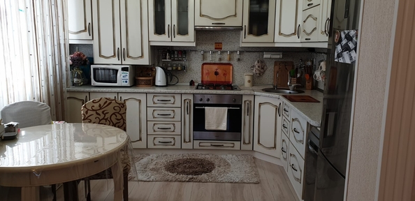 
  Продается 4-комн. квартира, 152 м², Поэтичная ул, д. 14
. Фото 3.