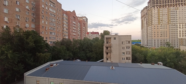 
  Продается 1-комн. квартира, 49.3 м², Комарова б-р, д. 28
. Фото 9.