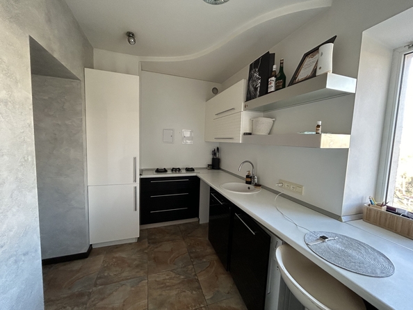 
  Продается 1-комн. квартира, 43 м², Благодатная ул, д. 211
. Фото 3.