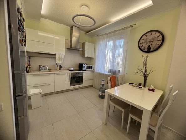 
  Продается 2-комн. квартира, 85 м², 2-я Краснодарская ул, д. 135
. Фото 6.