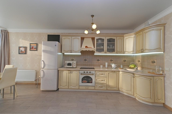 
  Продается 1-комн. квартира, 45 м², Жмайлова ул, д. 4
. Фото 1.