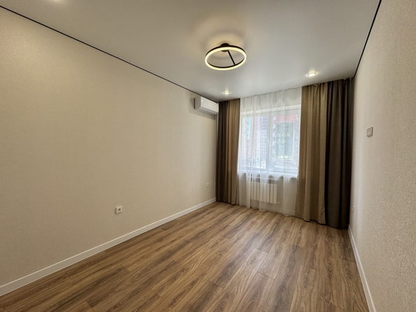 
  Продается 1-комн. квартира, 32 м², Берберовская ул, д. 30
. Фото 2.