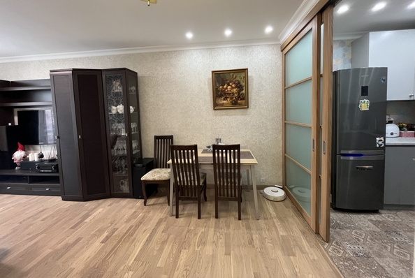 
  Продается 3-комн. квартира, 92 м², 18-я линия ул, д. 3
. Фото 5.