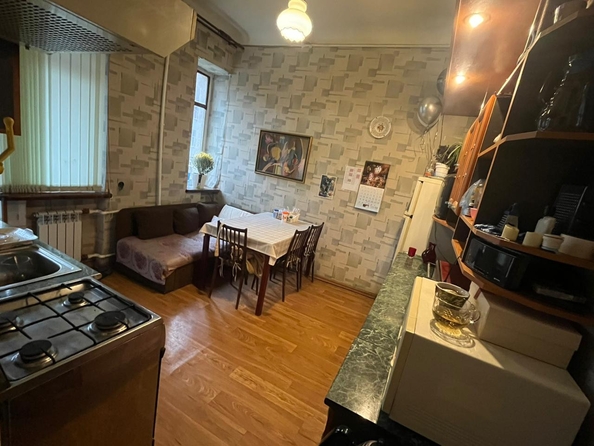 
  Продается 2-комн. квартира, 65 м², Соборный пер, д. 45
. Фото 3.