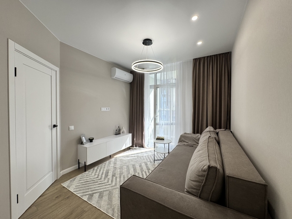 
  Продается 1-комн. квартира, 33 м², Берберовская ул, д. 11
. Фото 3.