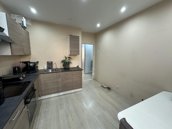 
  Продается 2-комн. квартира, 57 м², 1-я Ковровая ул, д. 65
. Фото 2.