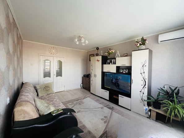
  Продается 3-комн. квартира, 62.2 м², Вятская ул, д. 57
. Фото 2.