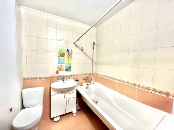 
  Продается 1-комн. квартира, 42.3 м², Днепровский пер, д. 124
. Фото 7.
