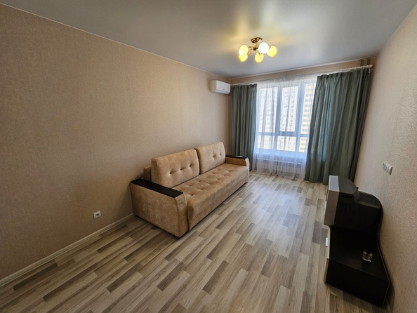 
  Сдается 1-комн. квартира, 38 м², Заводская ул, д. 35
. Фото 2.