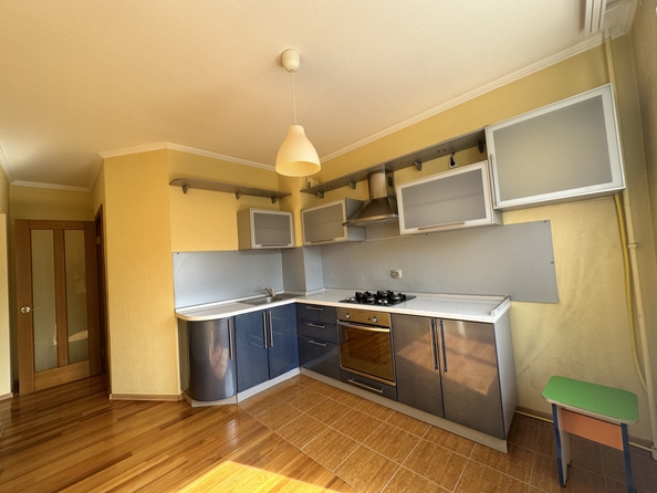 
  Продается 2-комн. квартира, 57 м², Мильчакова ул, д. 45
. Фото 2.