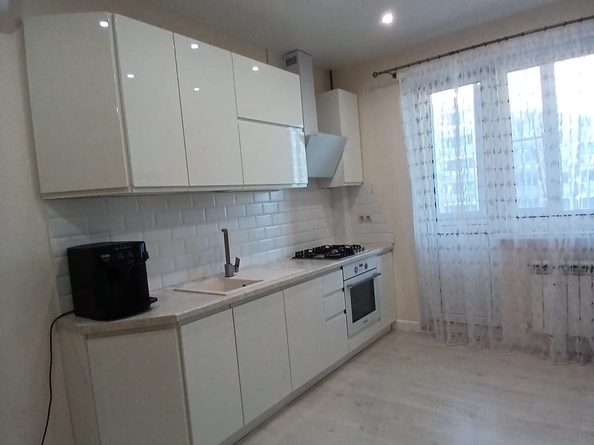
  Продается 2-комн. квартира, 66 м², Матросова ул, д. 35
. Фото 4.