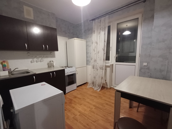 
  Продается 1-комн. квартира, 35.5 м², Стабильная ул, д. 21
. Фото 3.