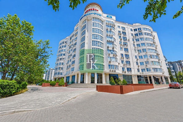 
  Продается 3-комн. квартира 132 м². Фото 1.