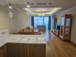Продается 1-комнатная квартира Революции пр-кт, 76 м², 37000000 рублей